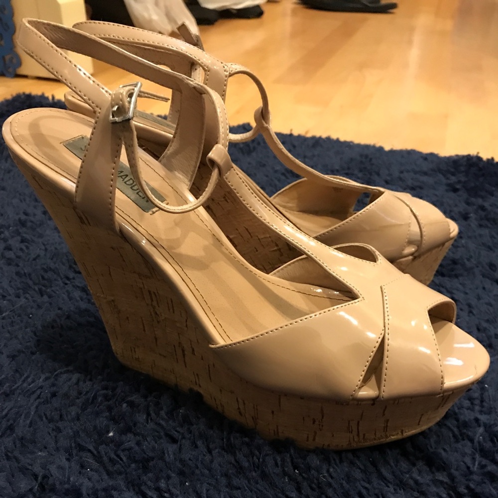steve madden nude patent leather cork wedges